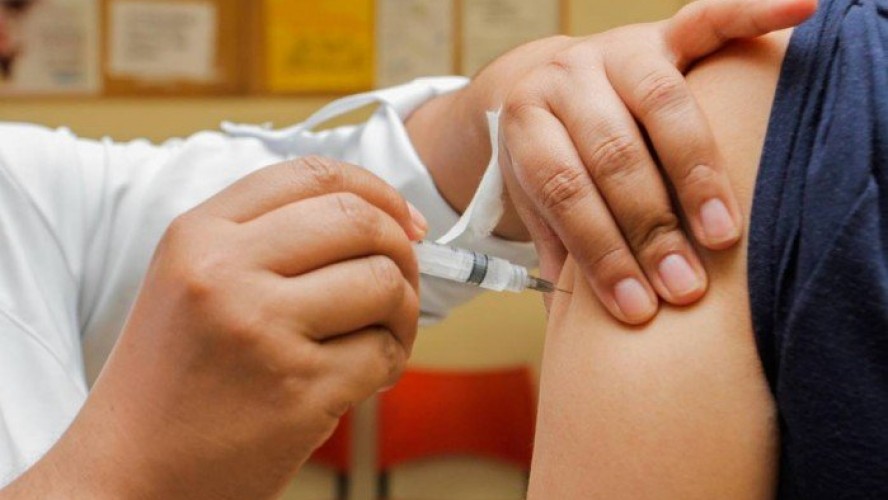 Vacinação contra o sarampo e pólio